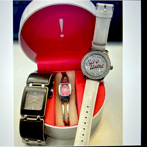 Two Fossils watches and New Marc Ecko watch - Picture 1 of 2